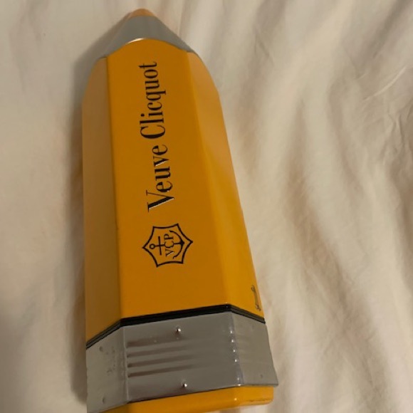 Never used pencil shaped Veuve Clicquot case - Picture 4 of 4
